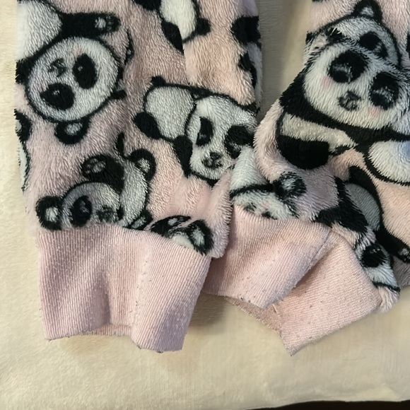 The Children’s Place panda jammies - Picture 3 of 11